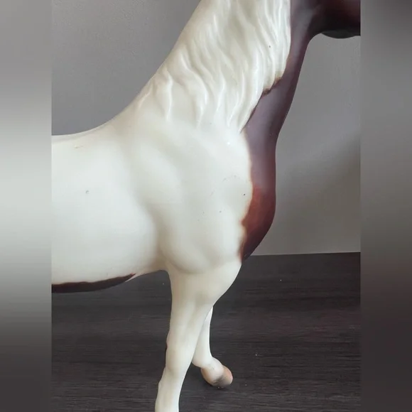 Breyer Horse Karma Gypsy, Pinto Half Arab #948 - Picture 7 of 10